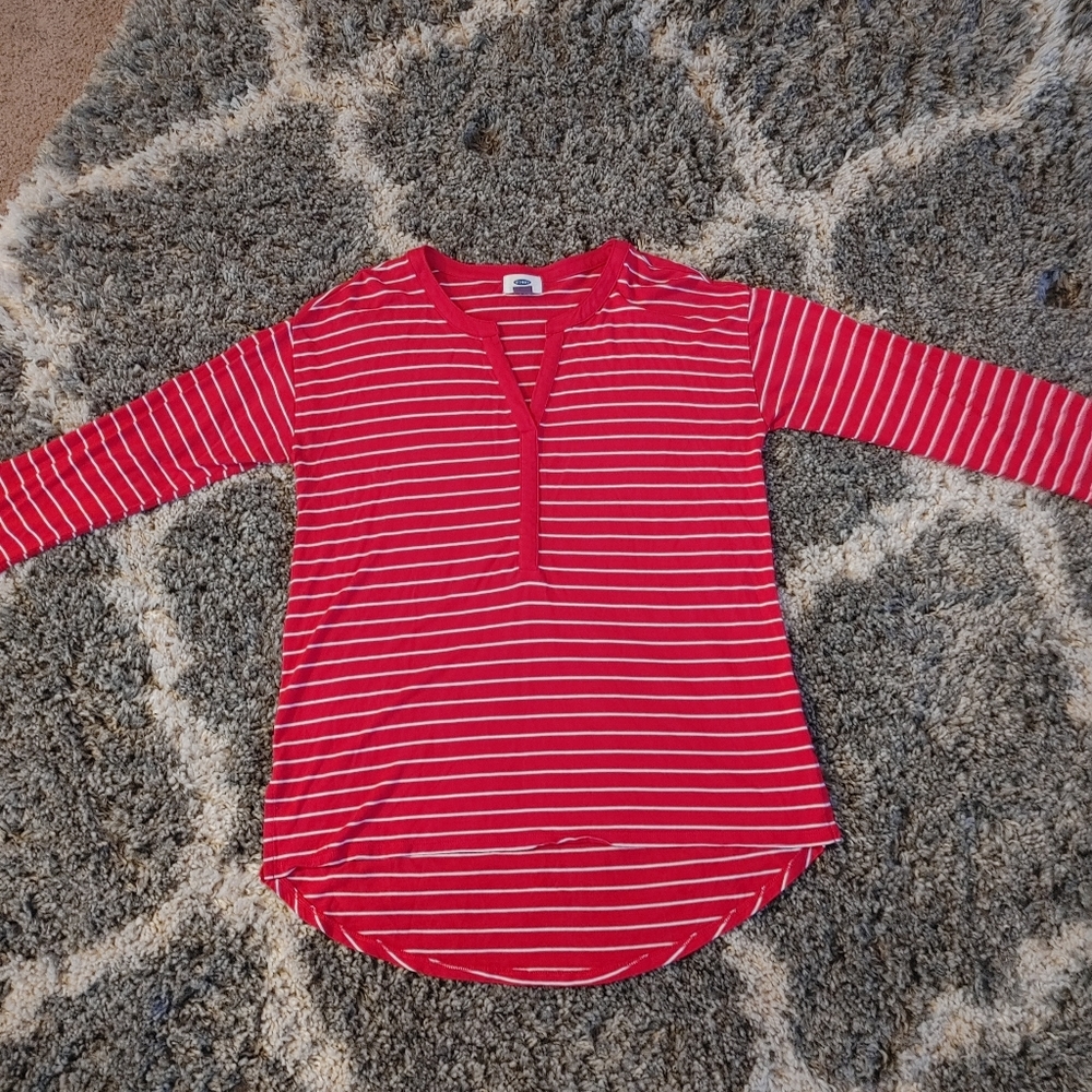 ⚡Old Navy red and white top Medium